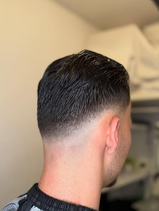 Drop Fade mit Slick-Back-Styling – Fresh Fadez